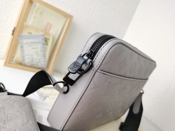 ルイヴィトンバッグ素材ディテール